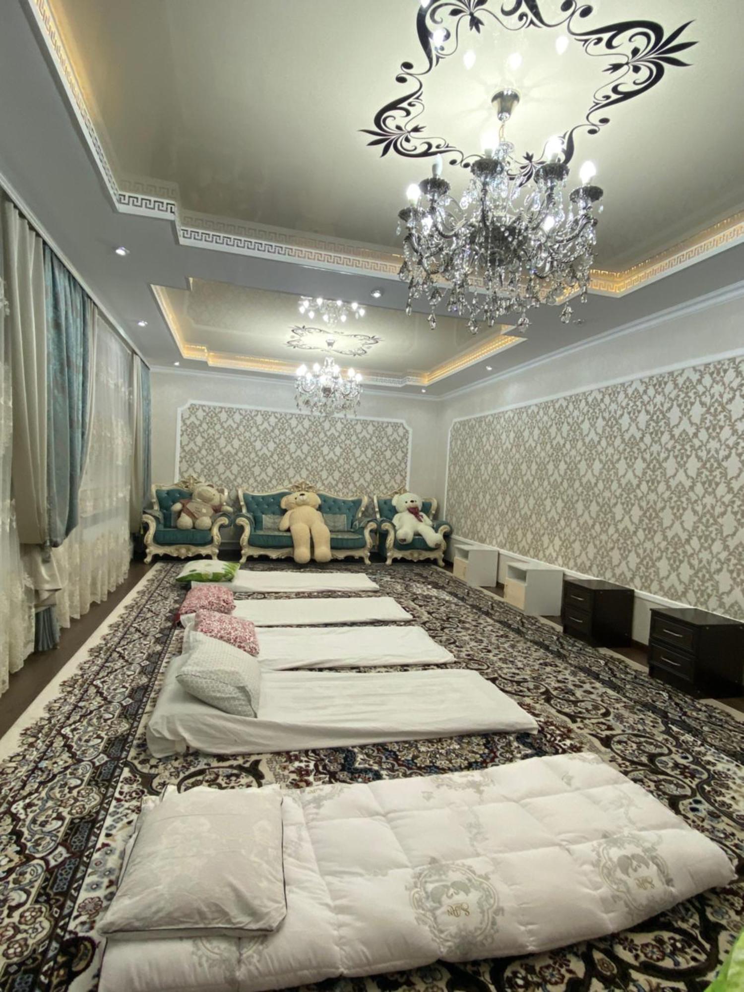 Guest House Glover Karakol Luaran gambar