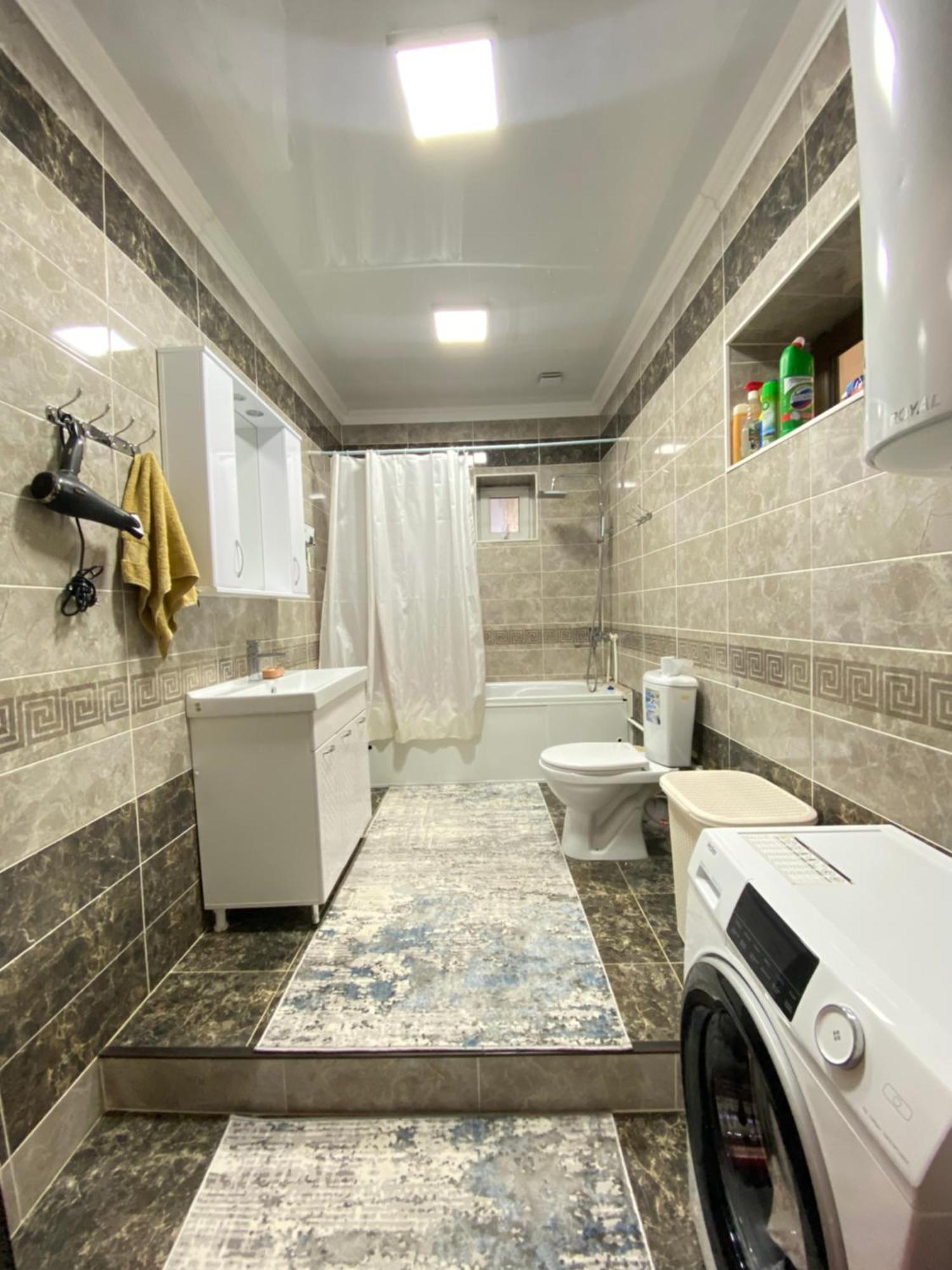 Guest House Glover Karakol Luaran gambar