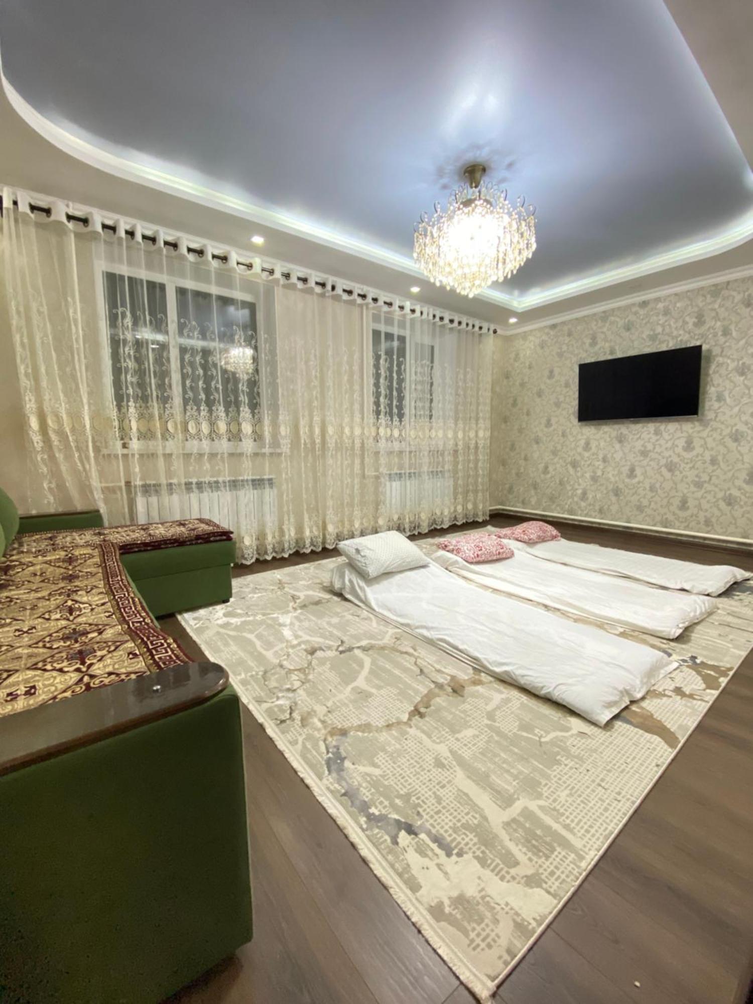 Guest House Glover Karakol Luaran gambar