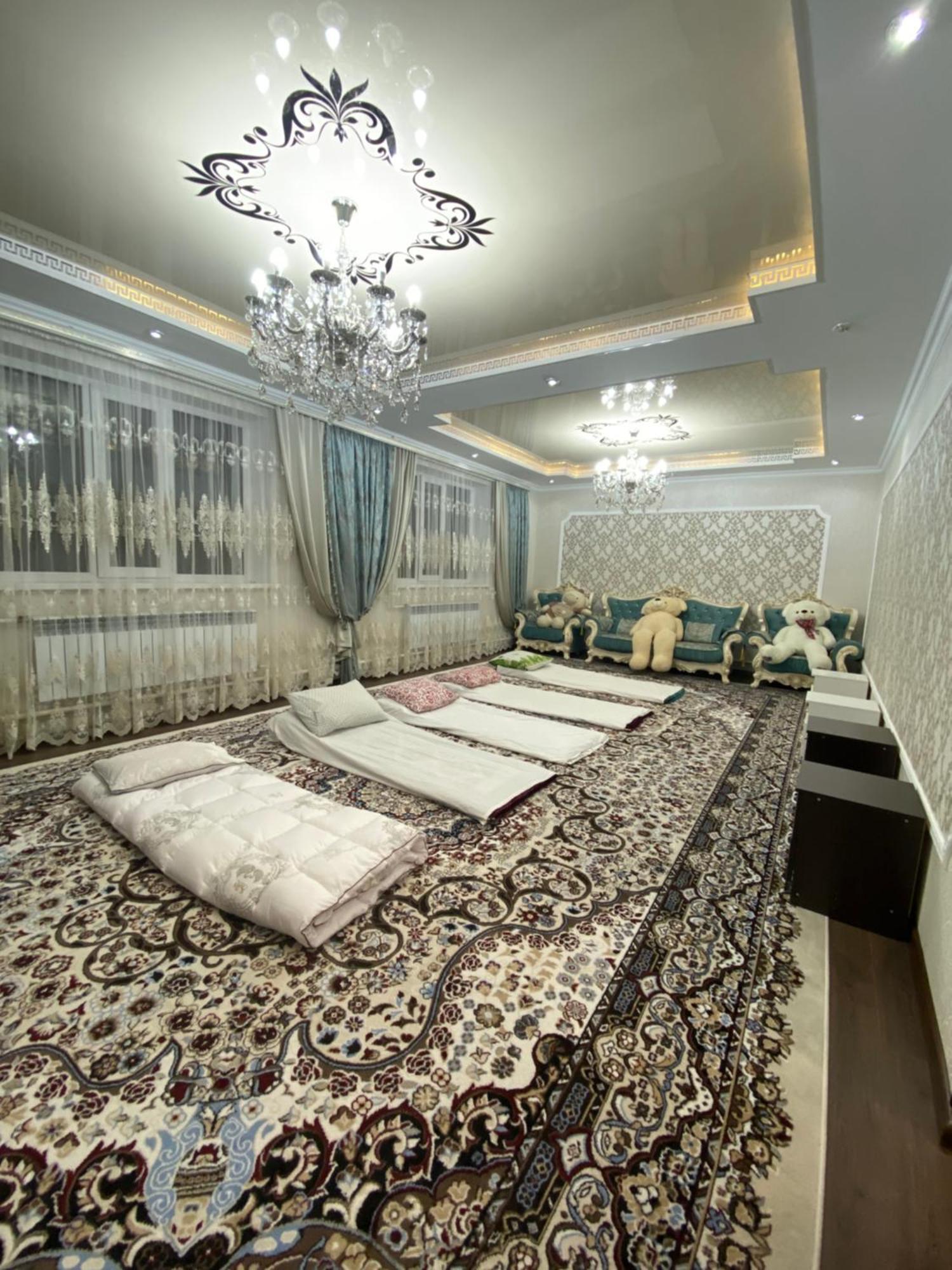 Guest House Glover Karakol Luaran gambar